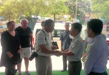 法越友好议员小组代表团参观下龙湾